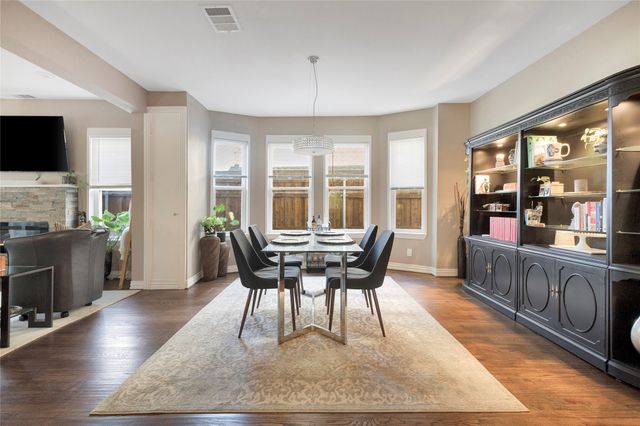 828 Elsbeth Street, Dallas, TX 75208