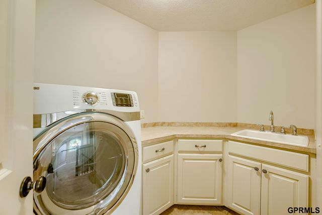 407 S 198th Street, Elkhorn, NE 68022