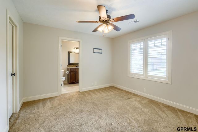 407 S 198th Street, Elkhorn, NE 68022