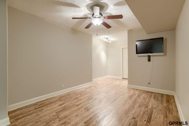 407 S 198th Street, Elkhorn, NE 68022