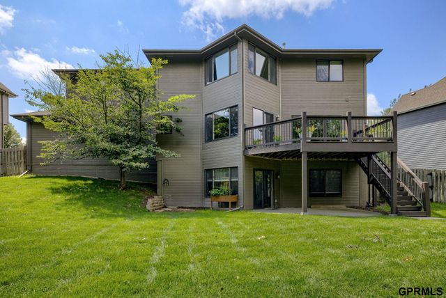 407 S 198th Street, Elkhorn, NE 68022