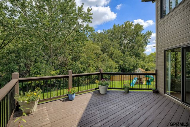 407 S 198th Street, Elkhorn, NE 68022