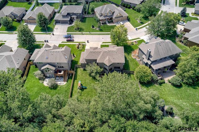 407 S 198th Street, Elkhorn, NE 68022