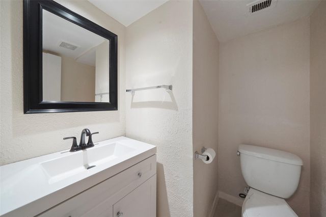 17210 Imperial Valley Drive 2, Houston, TX 77060