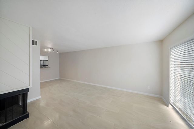 17210 Imperial Valley Drive 2, Houston, TX 77060