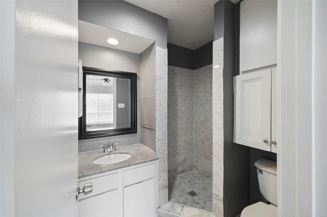 17210 Imperial Valley Drive 2, Houston, TX 77060