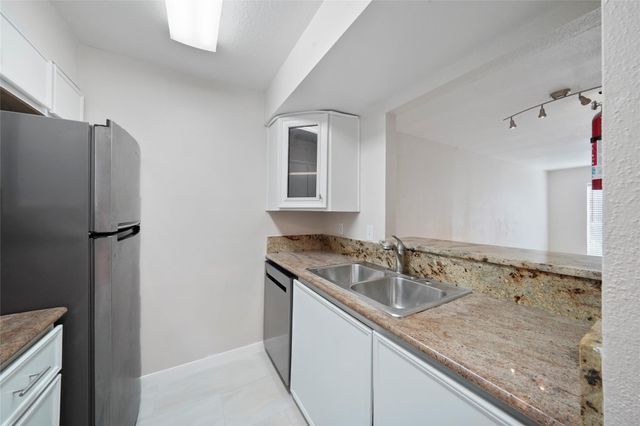 17210 Imperial Valley Drive 2, Houston, TX 77060