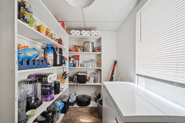 611 W Gentry Street, Henryetta, OK 74437