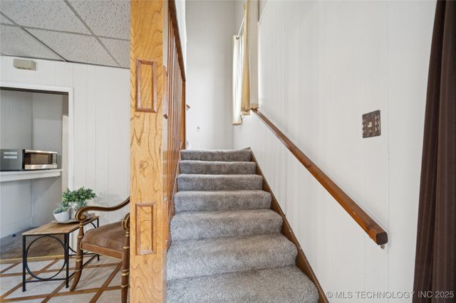 611 W Gentry Street, Henryetta, OK 74437