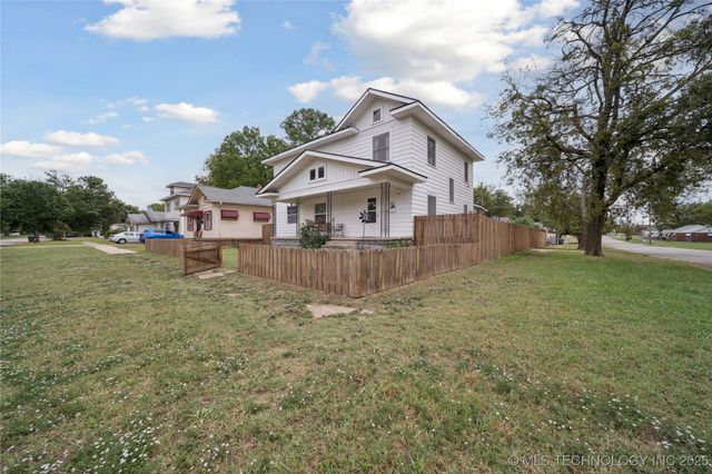 611 W Gentry Street, Henryetta, OK 74437