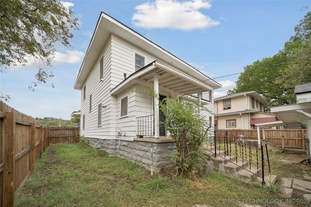 611 W Gentry Street, Henryetta, OK 74437