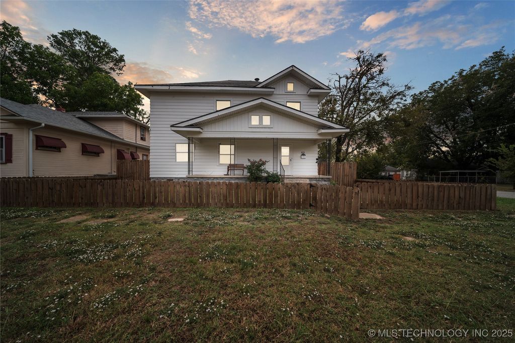 611 W Gentry Street, Henryetta, OK 74437