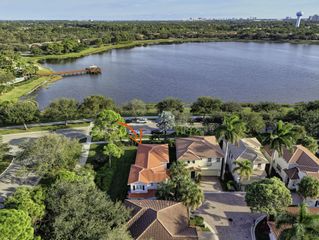 562 Tomahawk Court, Palm Beach Gardens, FL 33410