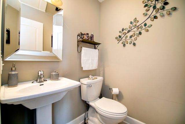 444 Highpoint Circle North, Bourbonnais, IL 60914