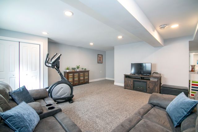 444 Highpoint Circle North, Bourbonnais, IL 60914