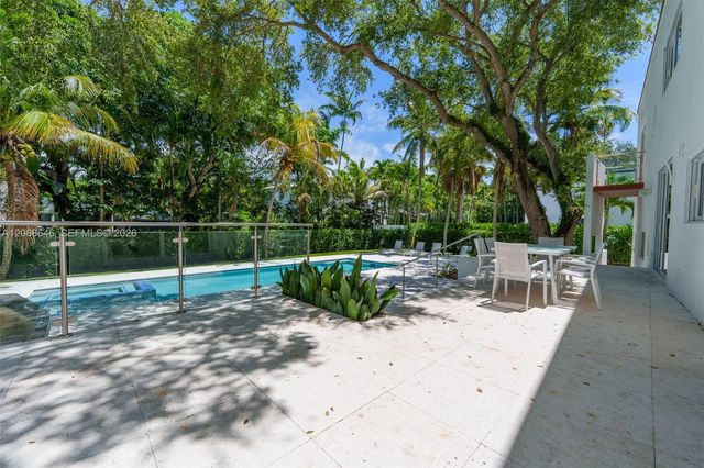 7277 SW 165th Street, Palmetto Bay, FL 33157