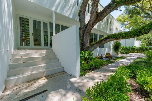 7277 SW 165th Street, Palmetto Bay, FL 33157