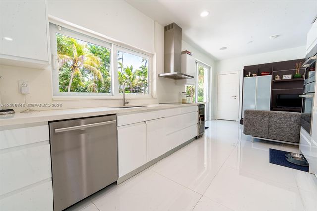 7277 SW 165th Street, Palmetto Bay, FL 33157