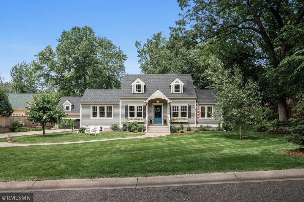 63 Fir Street, Mahtomedi, MN 55115