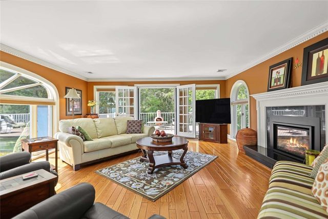 65 Viva Way, Woonsocket, RI 02895