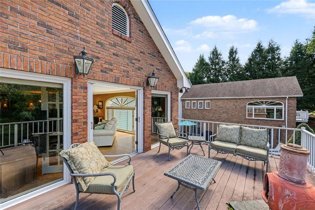65 Viva Way, Woonsocket, RI 02895