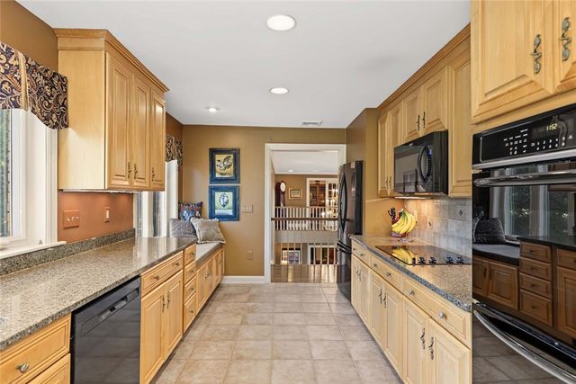 65 Viva Way, Woonsocket, RI 02895