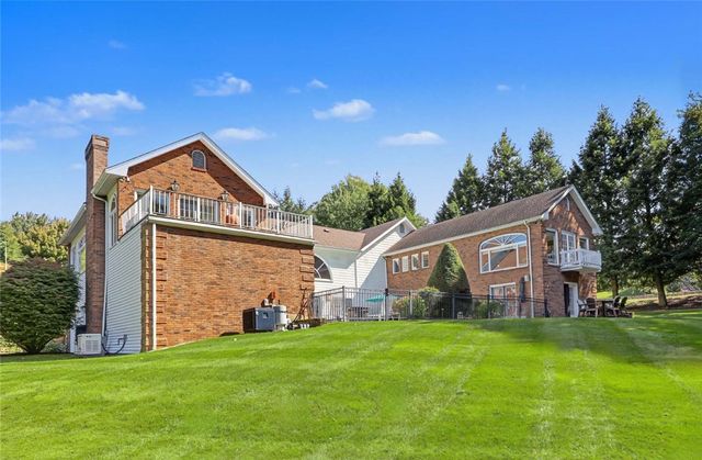 65 Viva Way, Woonsocket, RI 02895