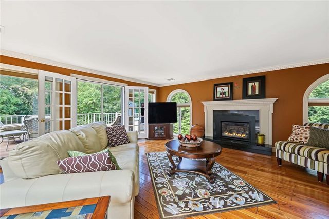 65 Viva Way, Woonsocket, RI 02895