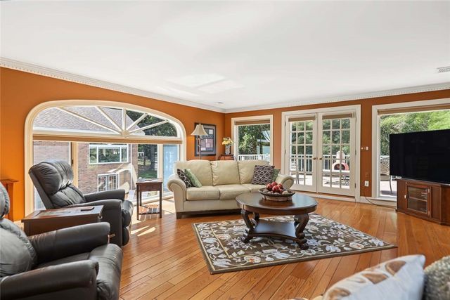 65 Viva Way, Woonsocket, RI 02895
