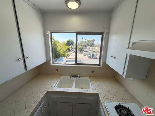 1308 Poinsettia Place 8, Los Angeles, CA 90046