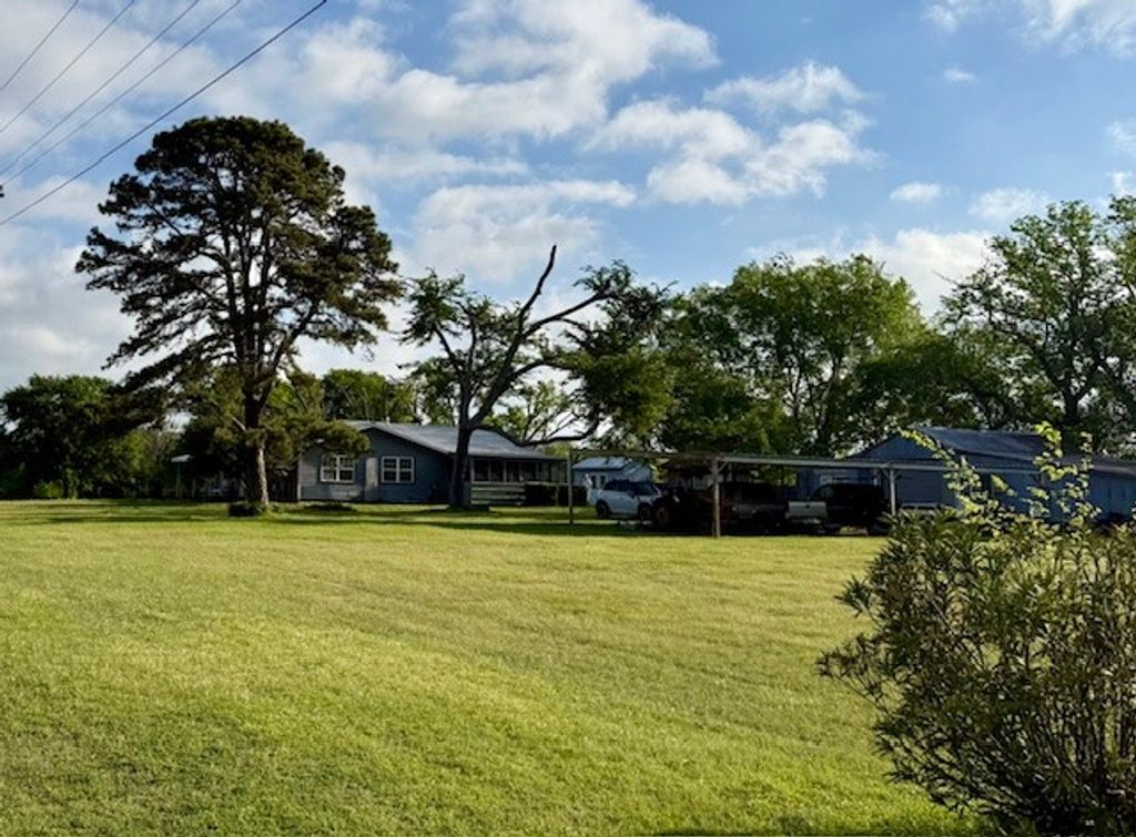 4782 N State Hwy 19, Emory, TX 75440