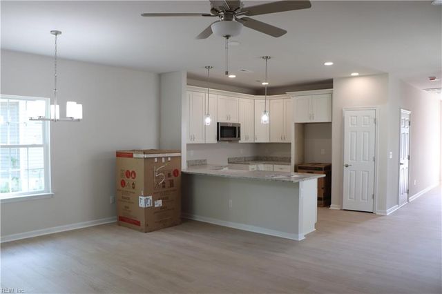 891 Railroad AVE, Chesapeake, VA 23324