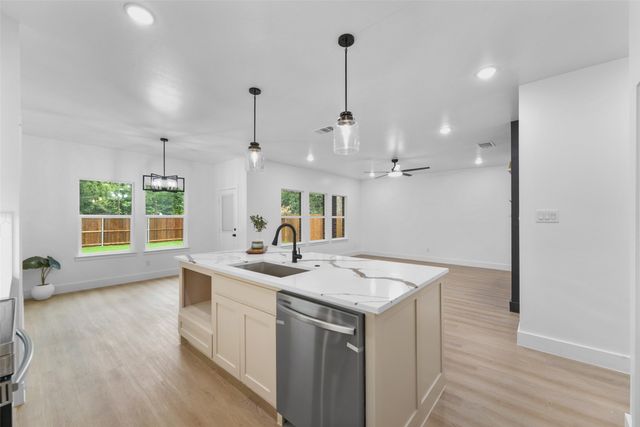 119 Parkside Drive, Trinidad, TX 75163