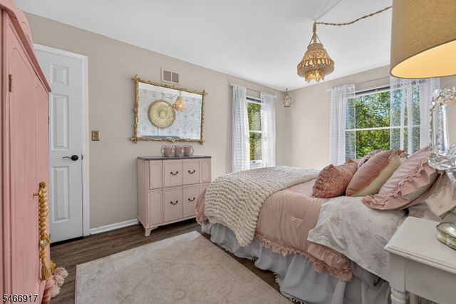 3 Emmons Rd, Readington Twp., NJ 08822