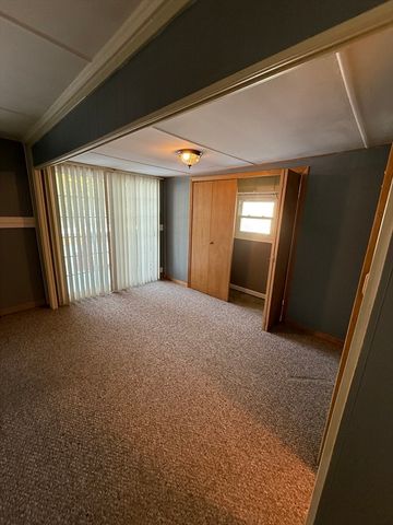 4 Center Street, Brimfield, MA 01010