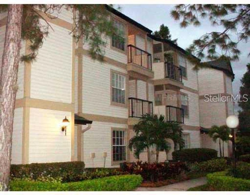 Image 1 of property listing at 1908 LAKE ATRIUMS CIRCLE 18, Orlando, FL 32839