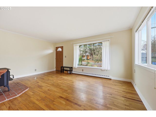 9314 N TIOGA Ave, Portland, OR 97203