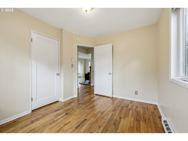 9314 N TIOGA Ave, Portland, OR 97203