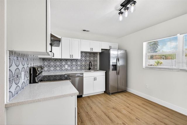 901 N NANCY TERRACE, Plant City, FL 33563