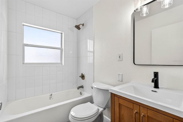 901 N NANCY TERRACE, Plant City, FL 33563