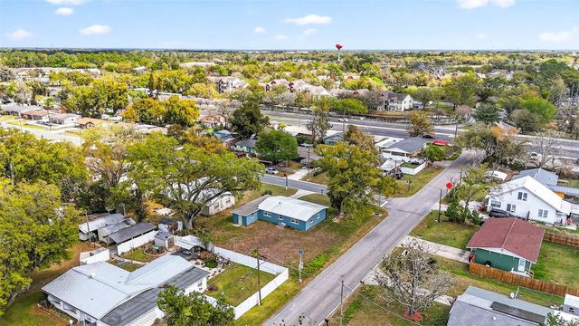 901 N NANCY TERRACE, Plant City, FL 33563