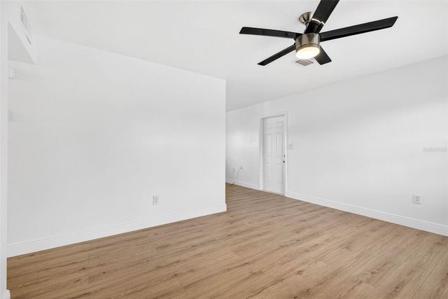 901 N NANCY TERRACE, Plant City, FL 33563