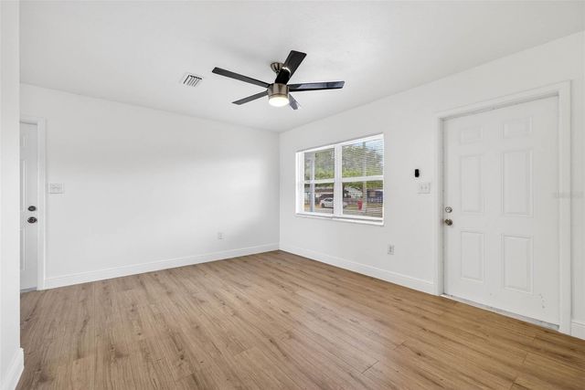 901 N NANCY TERRACE, Plant City, FL 33563