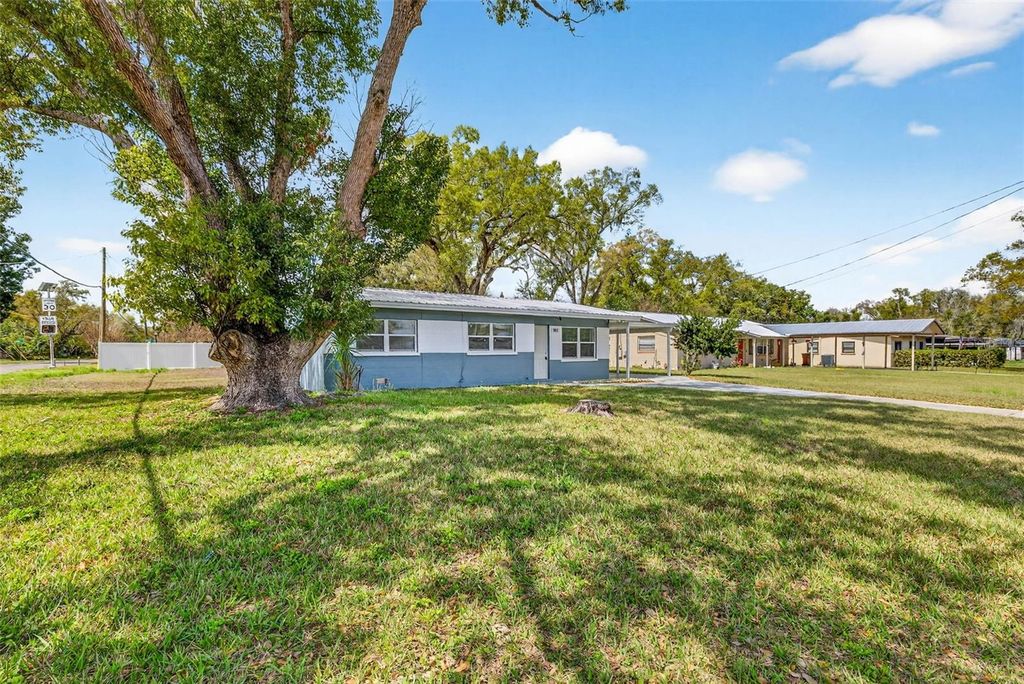 901 N NANCY TERRACE, Plant City, FL 33563