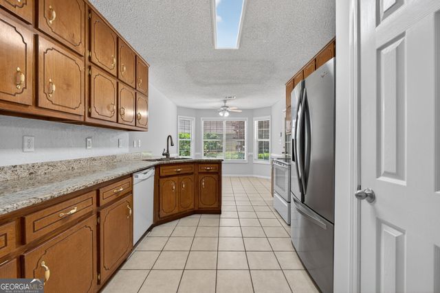 191 Rockport Drive, Mcdonough, GA 30253