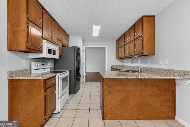 191 Rockport Drive, Mcdonough, GA 30253
