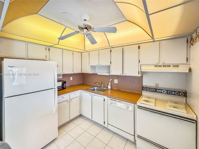 16570 NE 26th Ave 2J, North Miami Beach, FL 33160