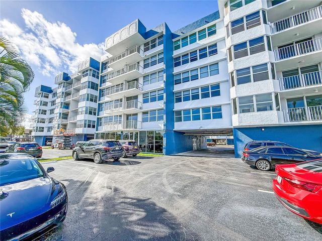 16570 NE 26th Ave 2J, North Miami Beach, FL 33160