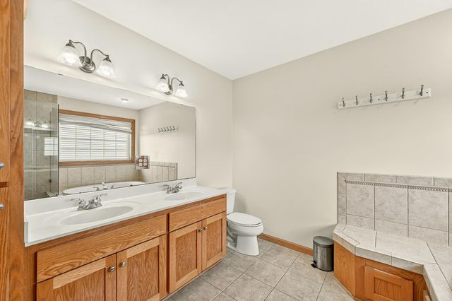 2144 Jade Lane NE, Rochester, MN 55906