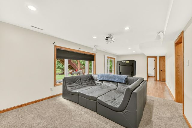 2144 Jade Lane NE, Rochester, MN 55906